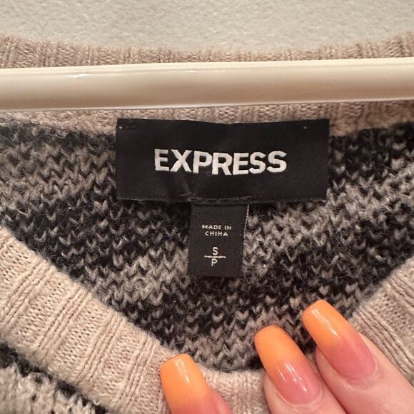 Express Fuzzy Sweater - Picture 2 of 3